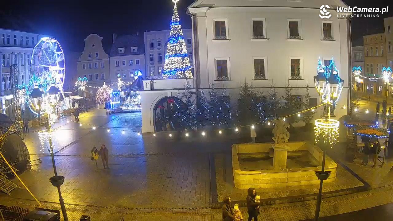 GLIWICE - widok na Rynek - 28 grudzień 2025, 19:22