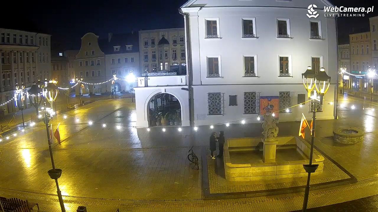 GLIWICE - widok na Rynek - 10 listopad 2025, 00:25