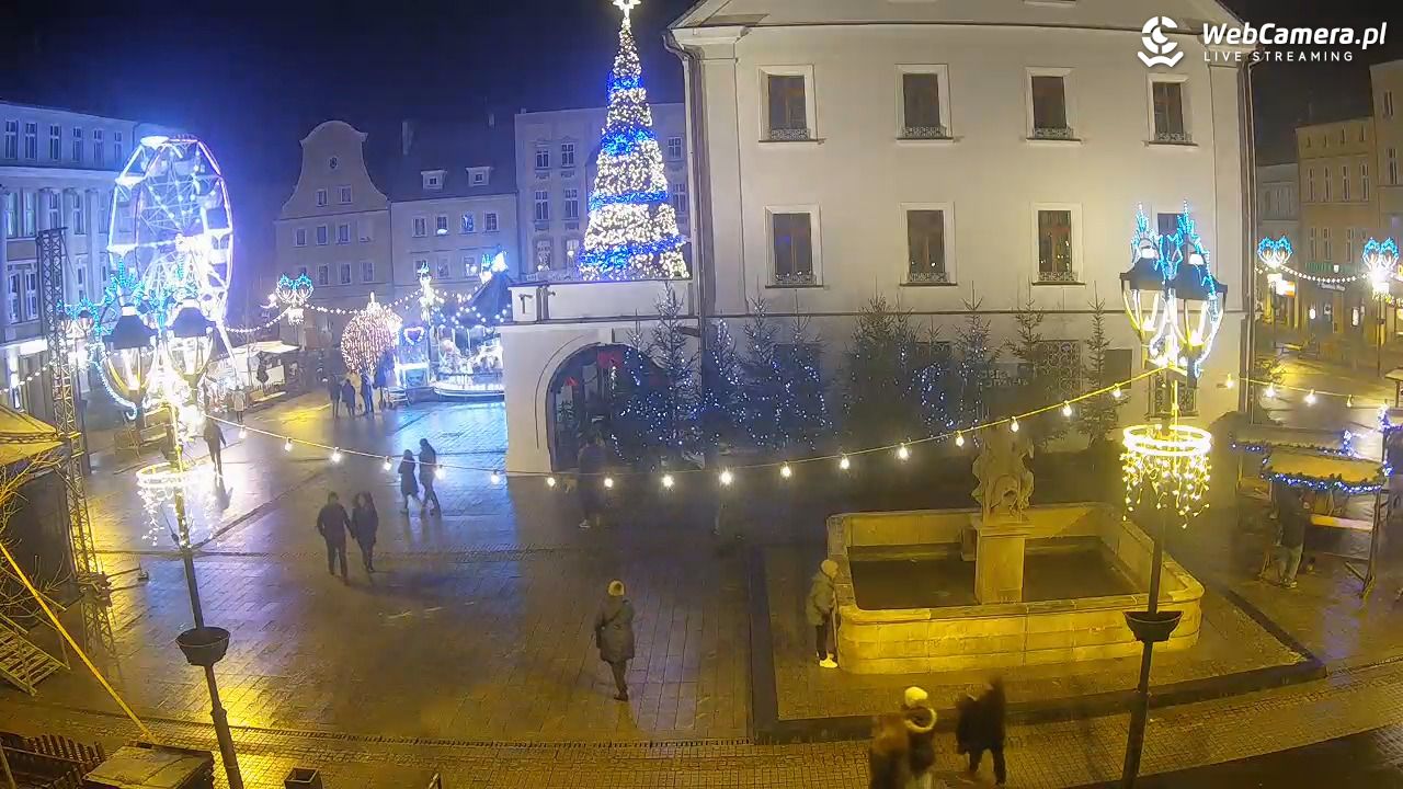 GLIWICE - widok na Rynek - 27 grudzień 2025, 18:23