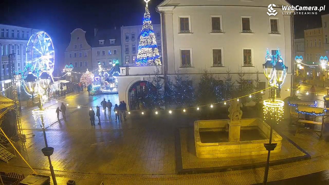GLIWICE - widok na Rynek - 27 grudzień 2025, 18:34