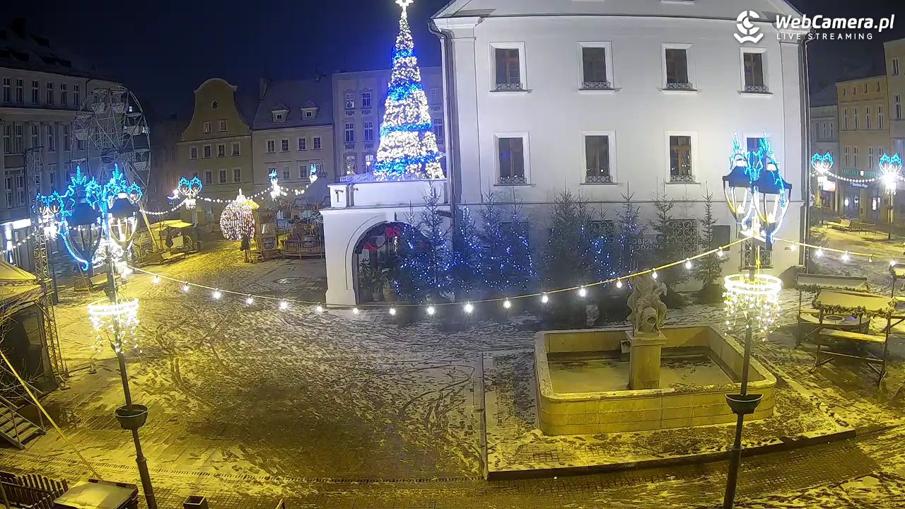 GLIWICE - widok na Rynek - 27 grudzień 2025, 23:52