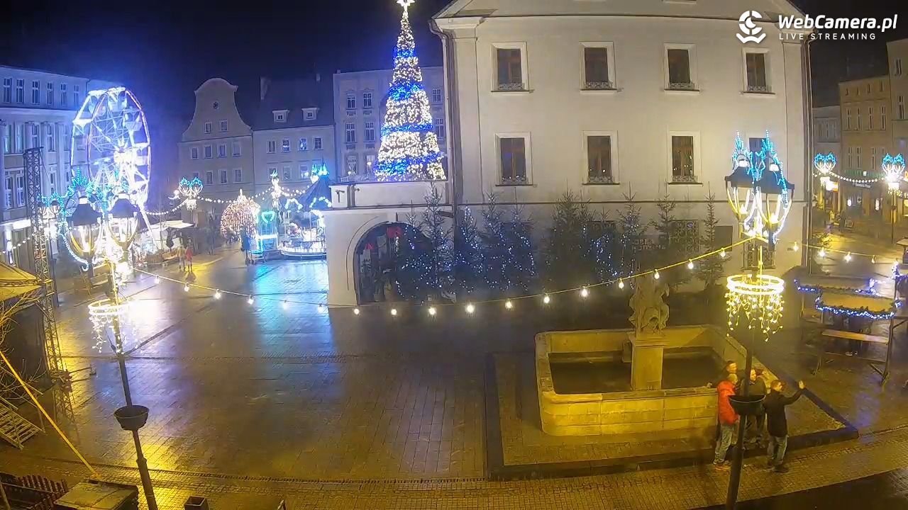 GLIWICE - widok na Rynek - 27 grudzień 2025, 18:41