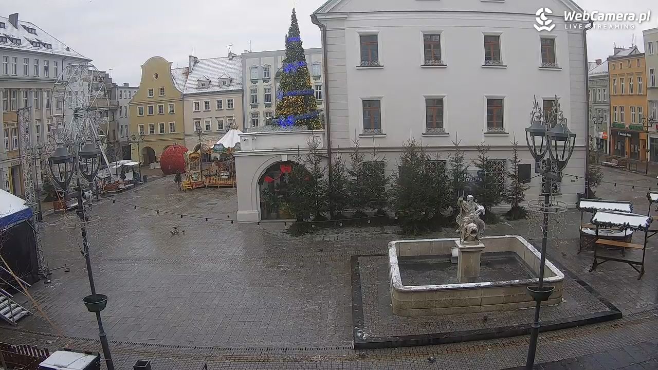 GLIWICE - widok na Rynek - 28 grudzień 2025, 08:32