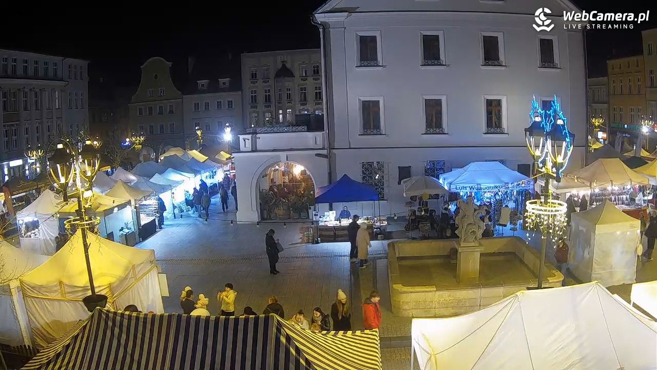 GLIWICE - widok na Rynek - 14 listopad 2025, 18:15