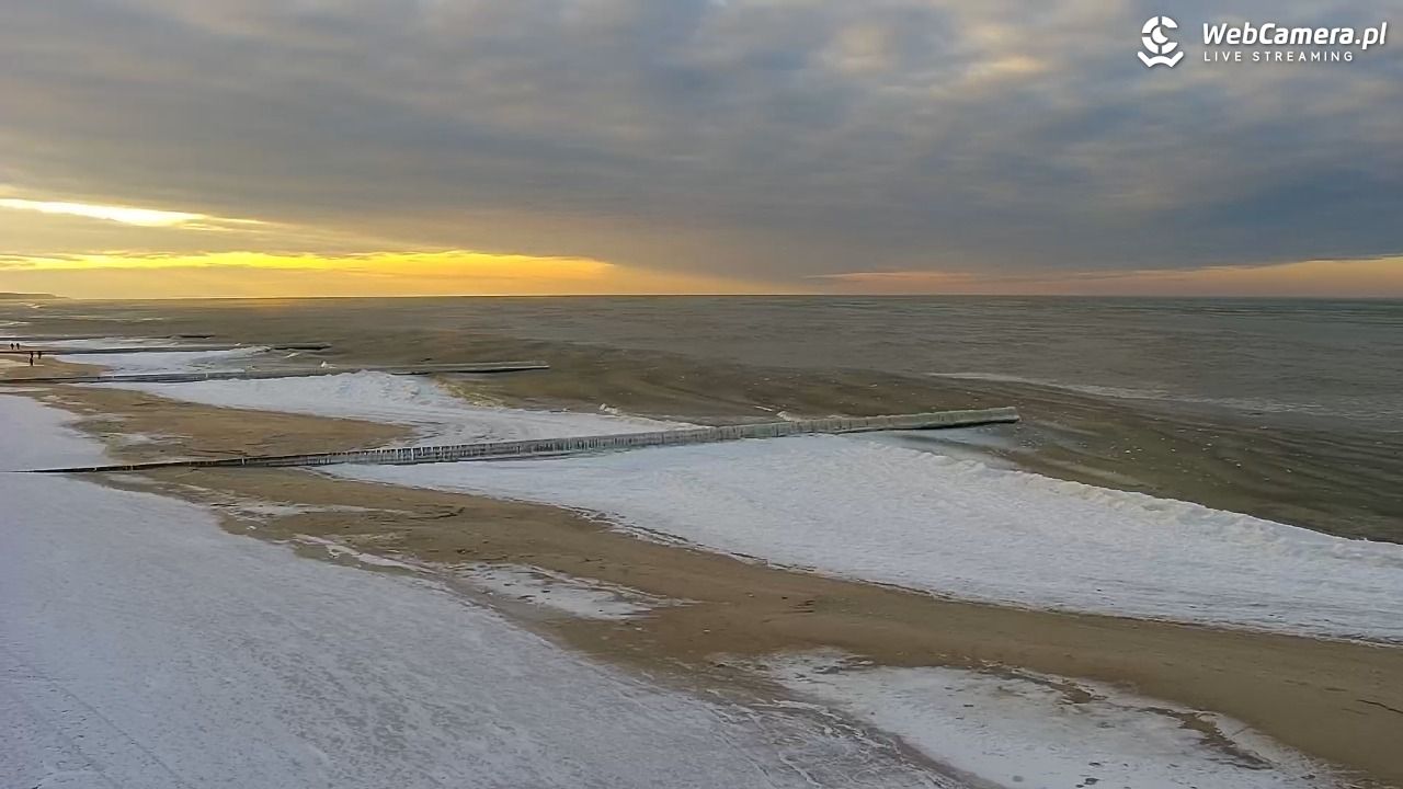 TRZĘSACZ - widok na plażę - 02 luty 2026, 15:56