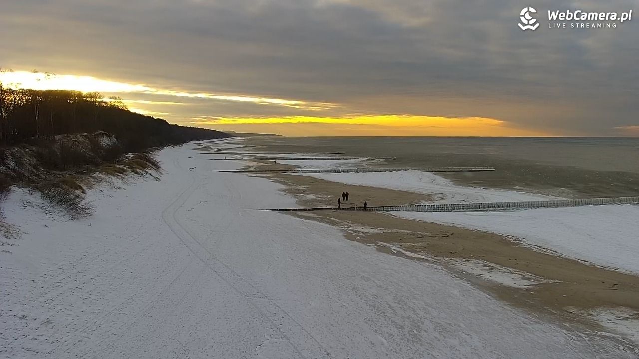 TRZĘSACZ - widok na plażę - 02 luty 2026, 15:52