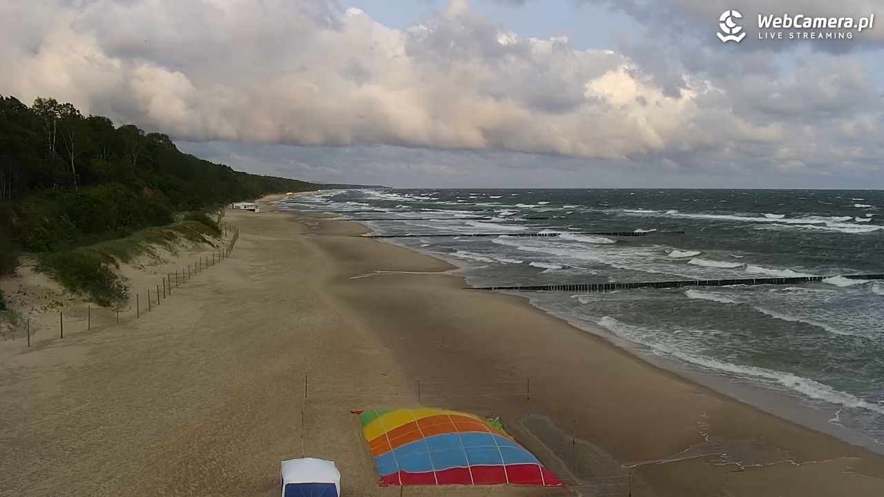 TRZĘSACZ - widok na plażę - 09 czerwiec 2025, 06:31