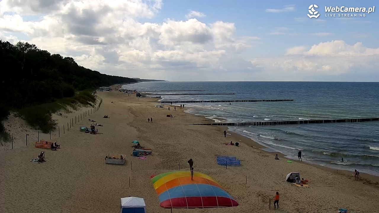 TRZĘSACZ - widok na plażę - 01 sierpień 2025, 14:16
