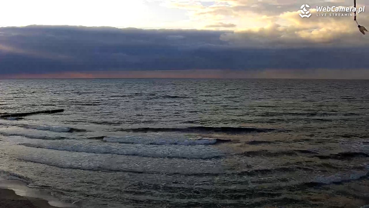 TRZĘSACZ - widok na plażę - 18 wresień 2026, 18:17
