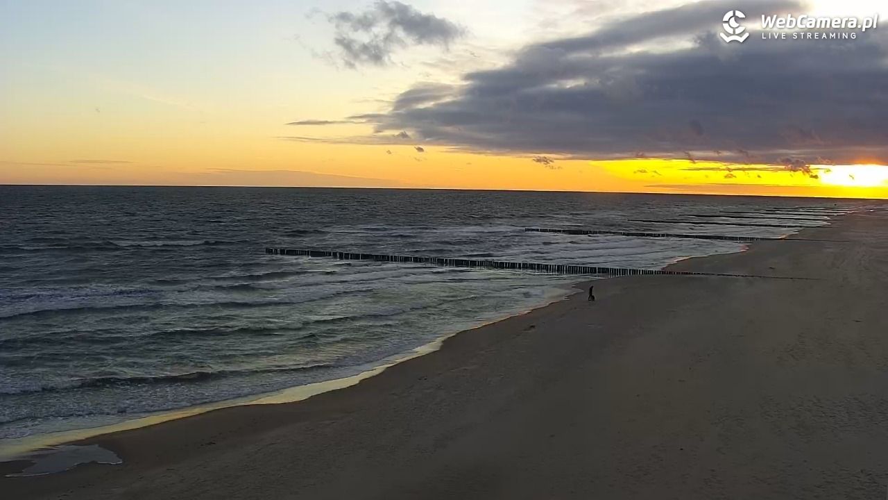 TRZĘSACZ - widok na plażę - 07 maj 2026, 05:34