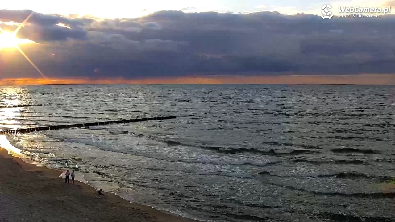 TRZĘSACZ - widok na plażę - 18 wresień 2026, 18:23
