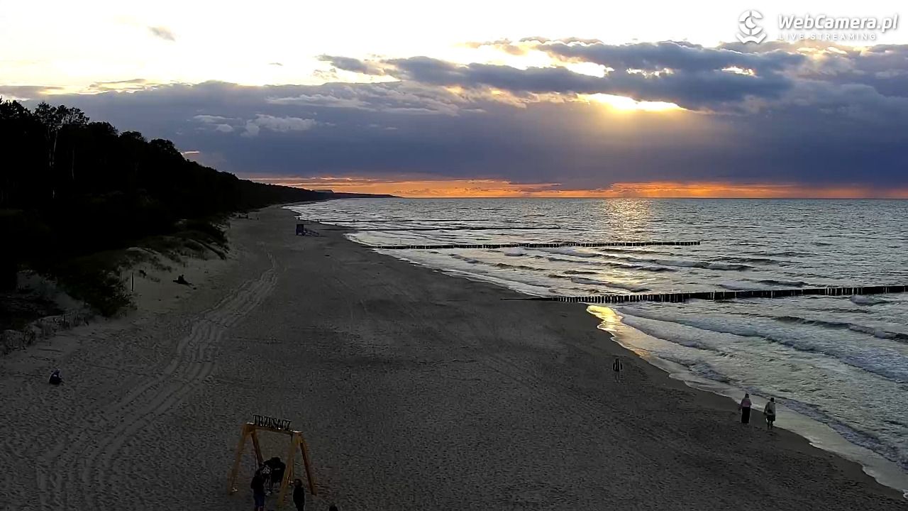 TRZĘSACZ - widok na plażę - 18 wresień 2026, 18:22