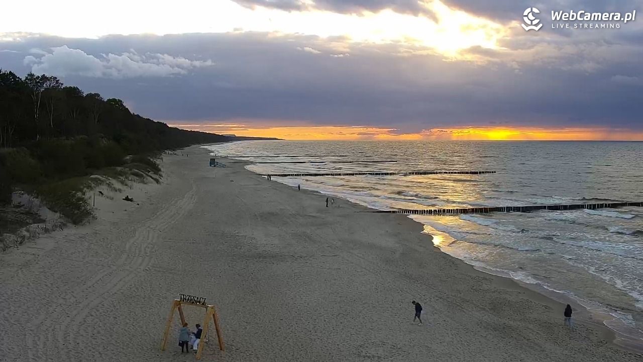 TRZĘSACZ - widok na plażę - 18 wresień 2026, 18:29