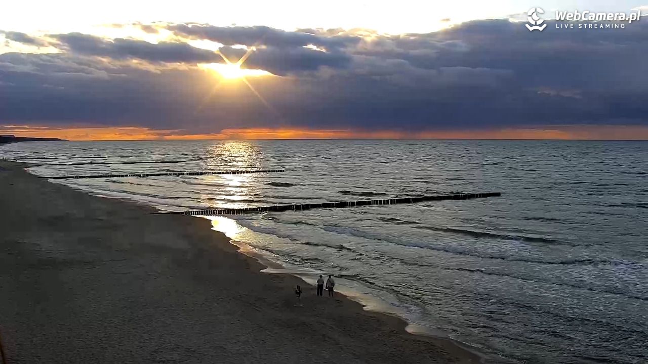 TRZĘSACZ - widok na plażę - 18 wresień 2026, 18:23