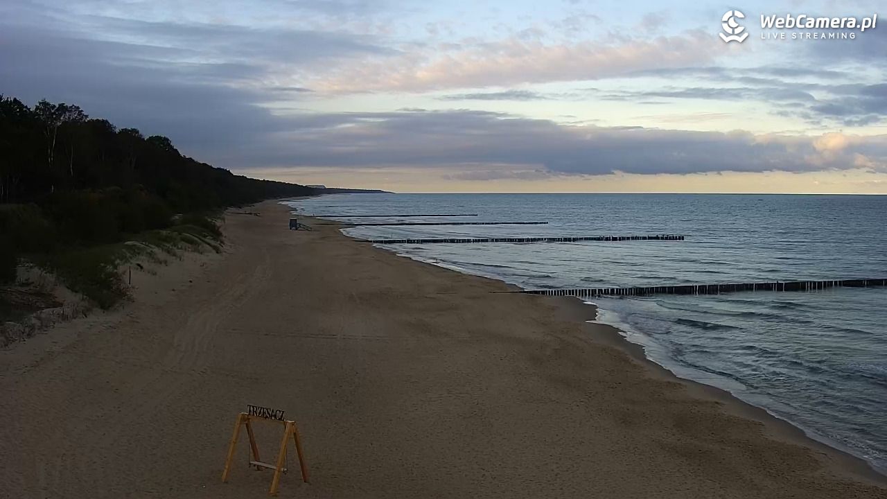 TRZĘSACZ - widok na plażę - 18 wresień 2026, 08:08