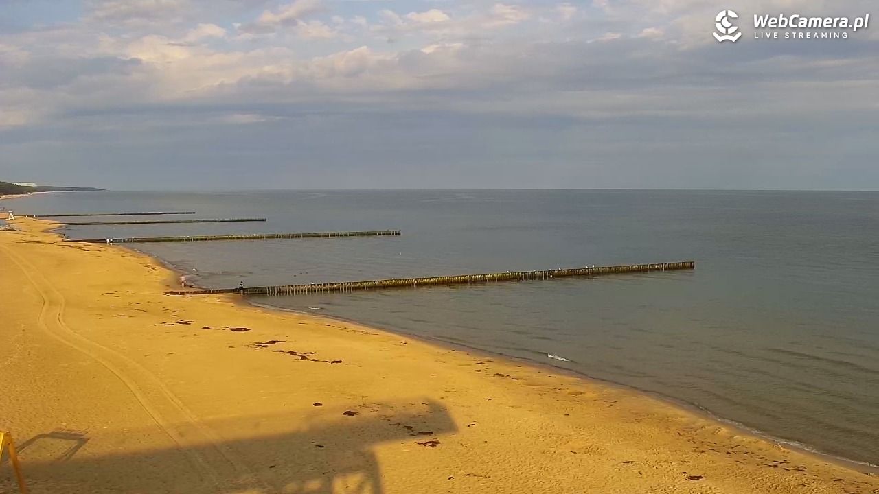 TRZĘSACZ - widok na plażę - 06 sierpień 2026, 07:31
