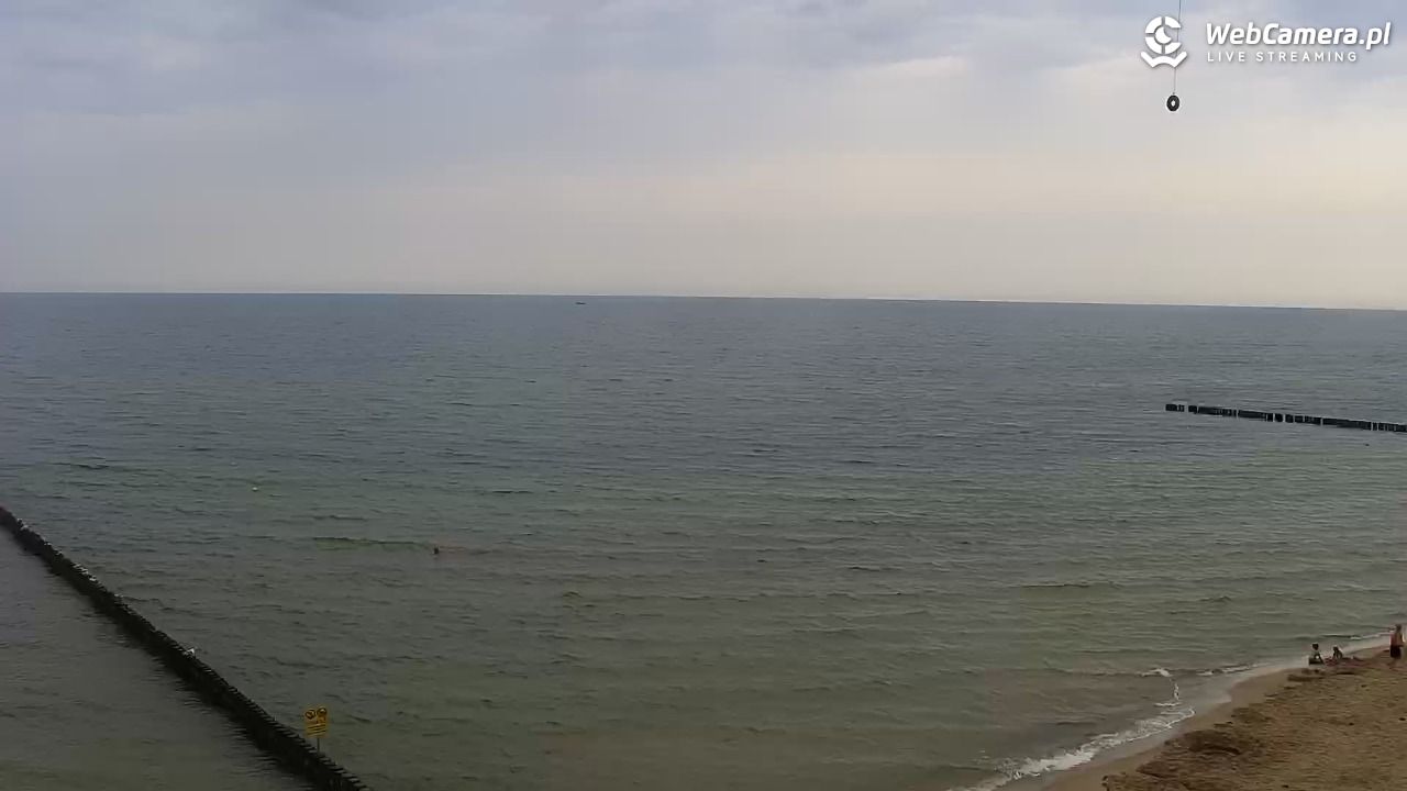 TRZĘSACZ - widok na plażę - 04 sierpień 2026, 13:29