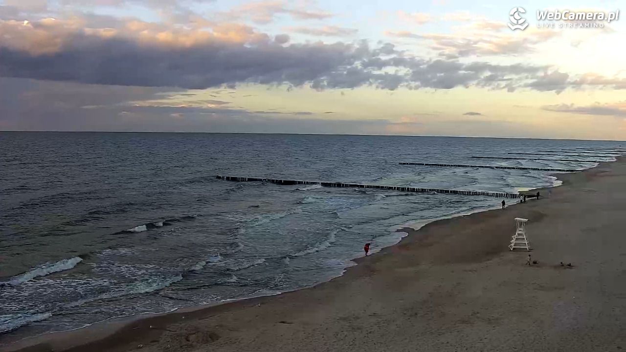 TRZĘSACZ - widok na plażę - 18 wresień 2026, 18:25