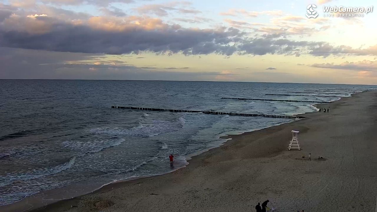 TRZĘSACZ - widok na plażę - 18 wresień 2026, 18:26
