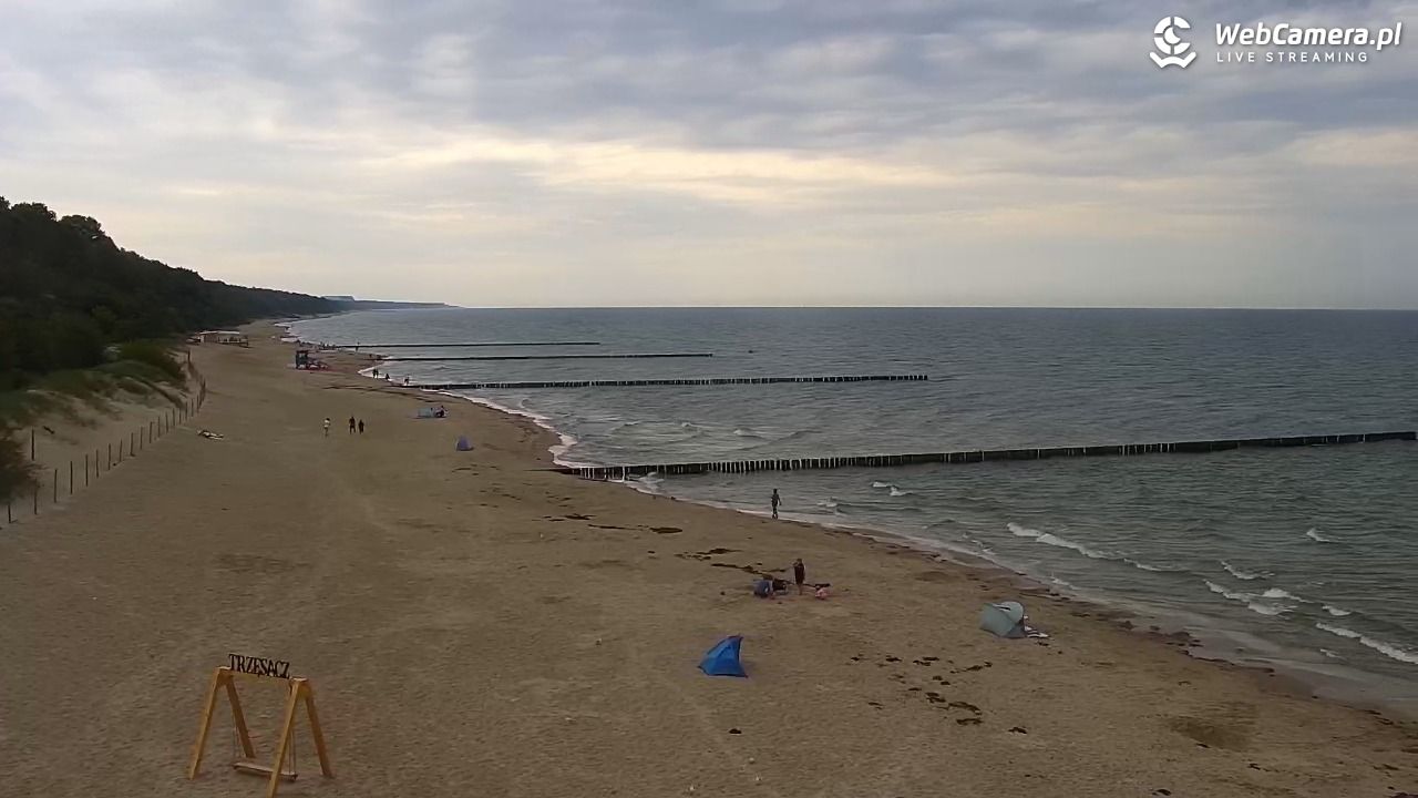 TRZĘSACZ - widok na plażę - 04 sierpień 2026, 14:19