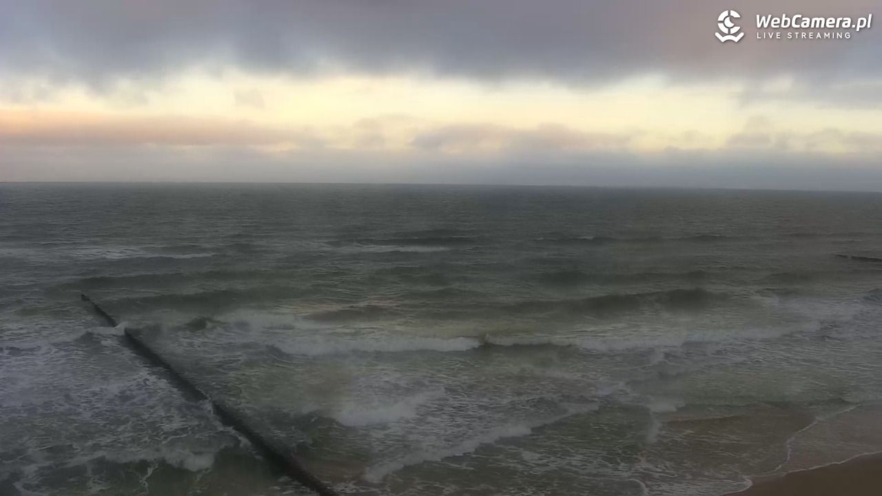 TRZĘSACZ - widok na plażę - 31 październik 2025, 07:27
