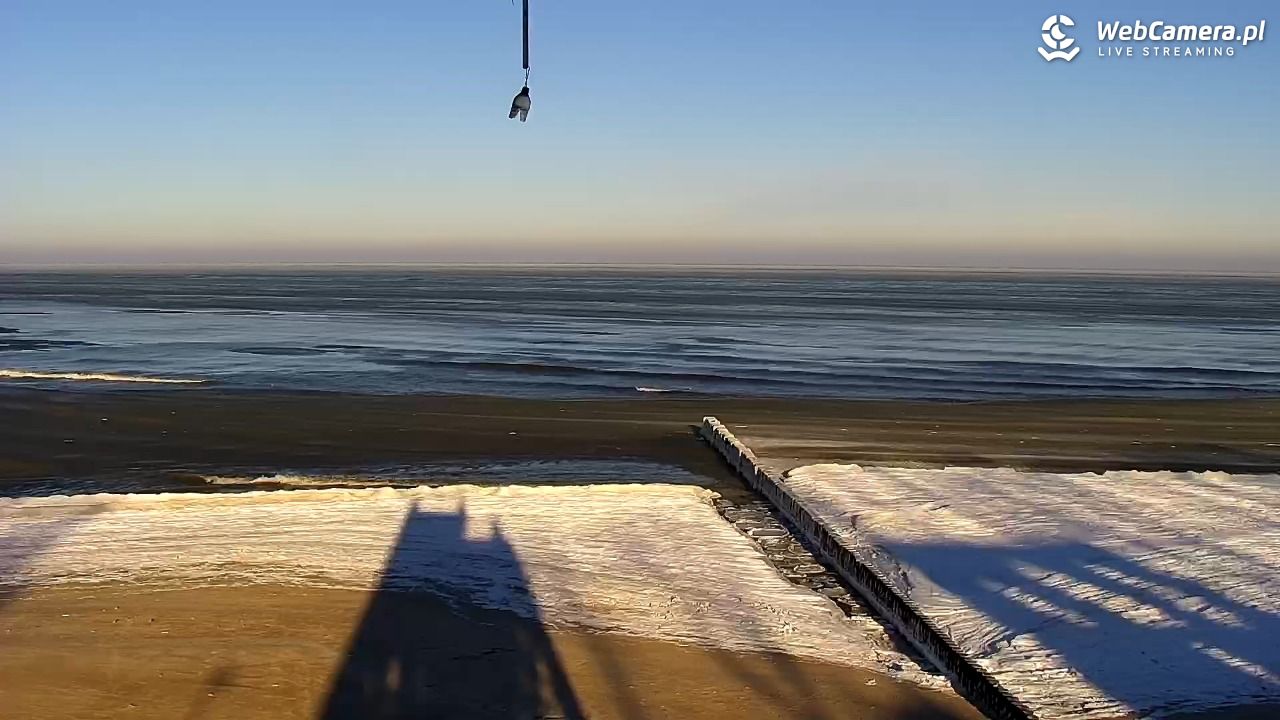TRZĘSACZ - widok na plażę - 02 luty 2026, 09:54