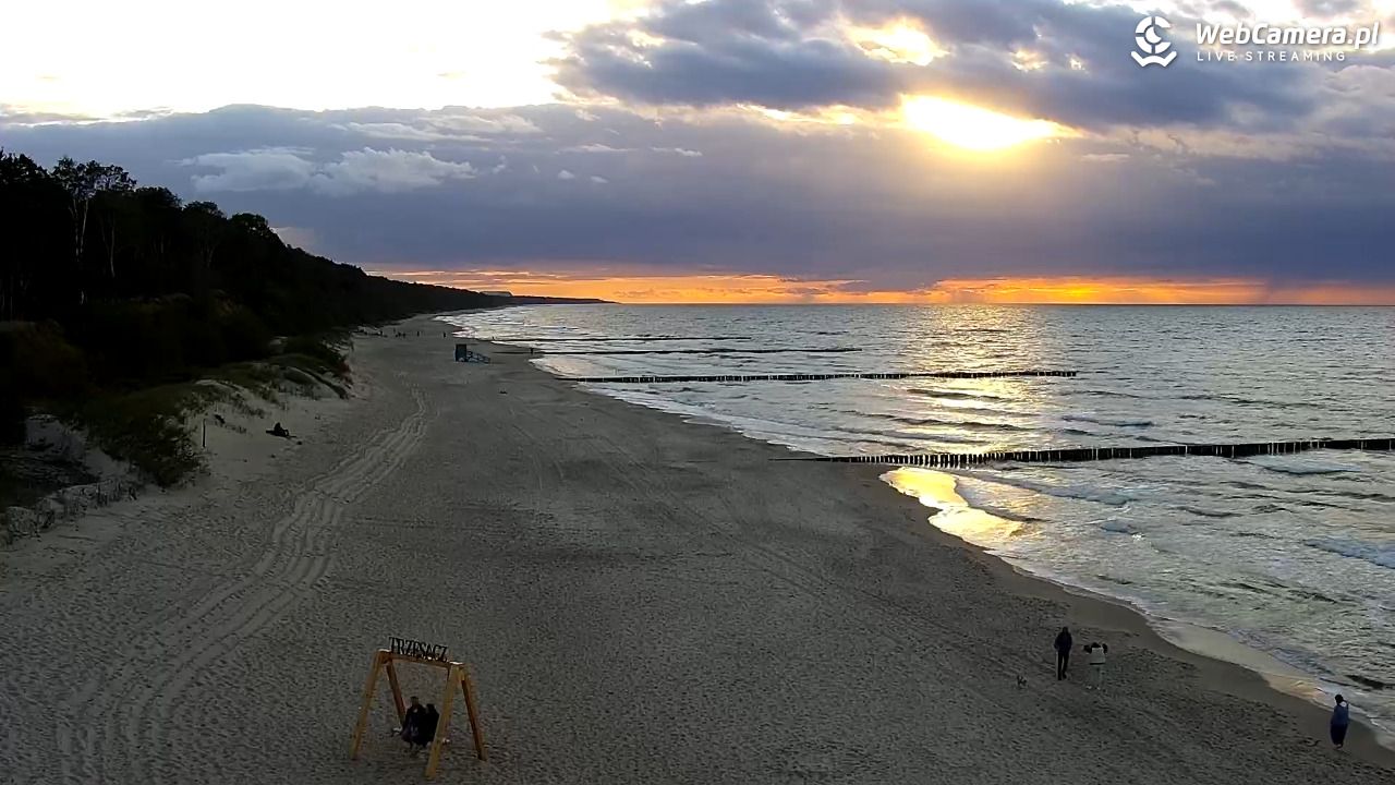 TRZĘSACZ - widok na plażę - 18 wresień 2026, 18:25