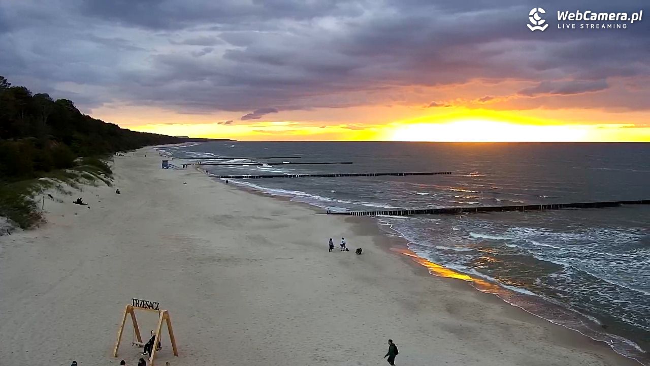 TRZĘSACZ - widok na plażę - 18 wresień 2026, 18:53