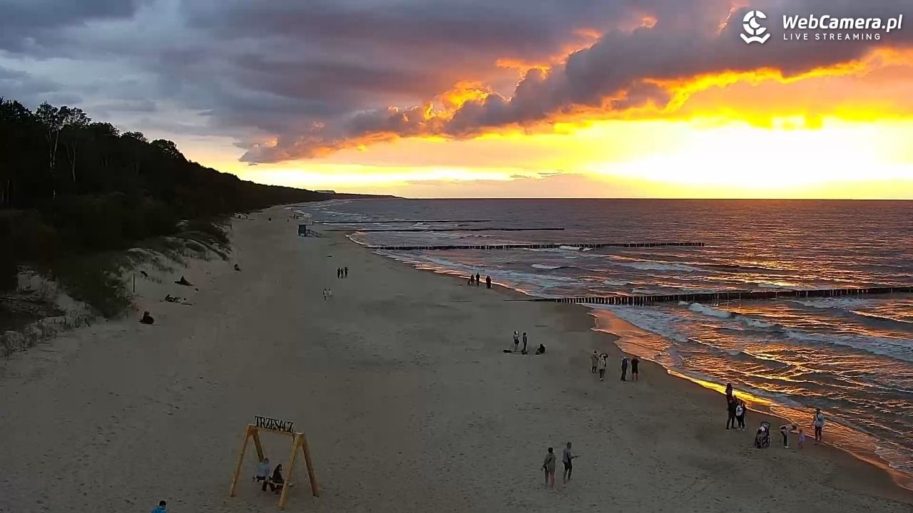 TRZĘSACZ - widok na plażę - 18 wresień 2026, 19:03
