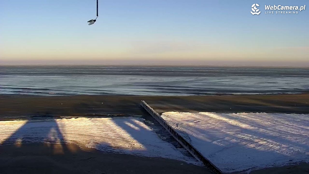TRZĘSACZ - widok na plażę - 02 luty 2026, 09:28