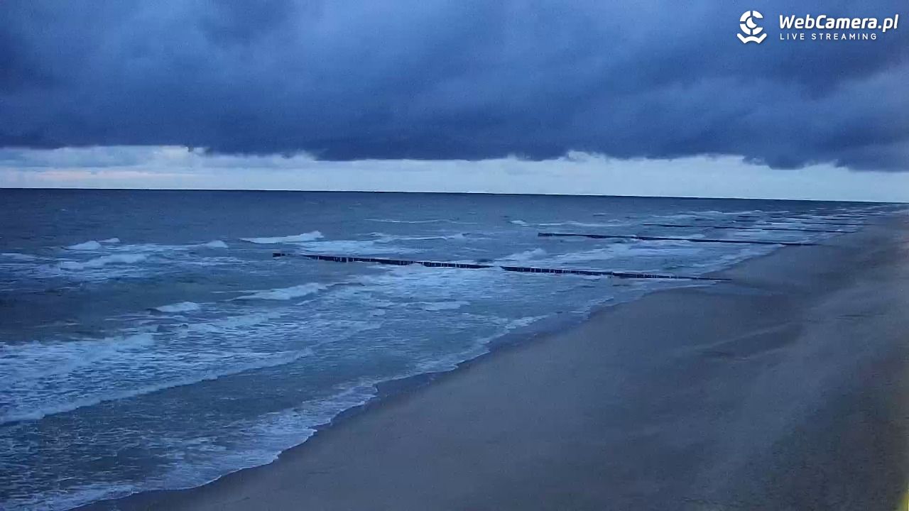 TRZĘSACZ - widok na plażę - 09 czerwiec 2025, 03:45