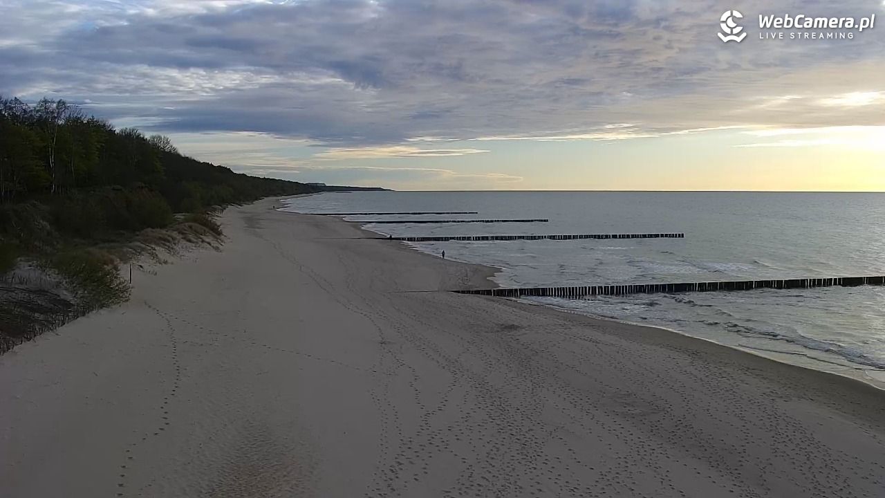 TRZĘSACZ - widok na plażę - 07 maj 2026, 19:31