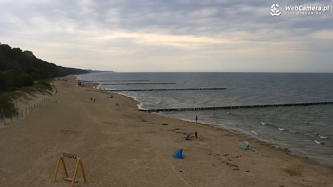 TRZĘSACZ - widok na plażę - 04 sierpień 2026, 14:19