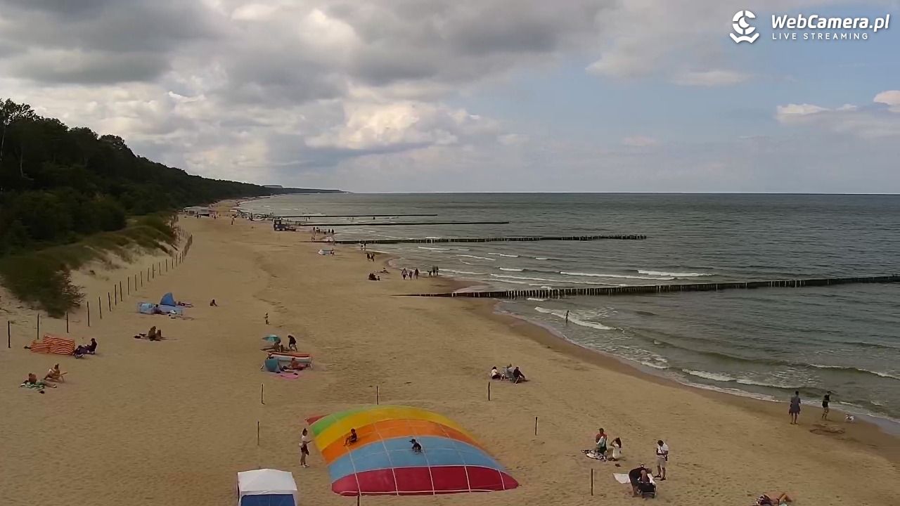 TRZĘSACZ - widok na plażę - 01 sierpień 2025, 13:16