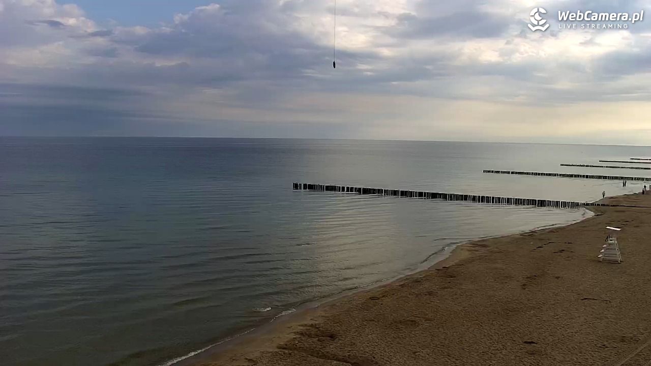 TRZĘSACZ - widok na plażę - 06 sierpień 2026, 08:05