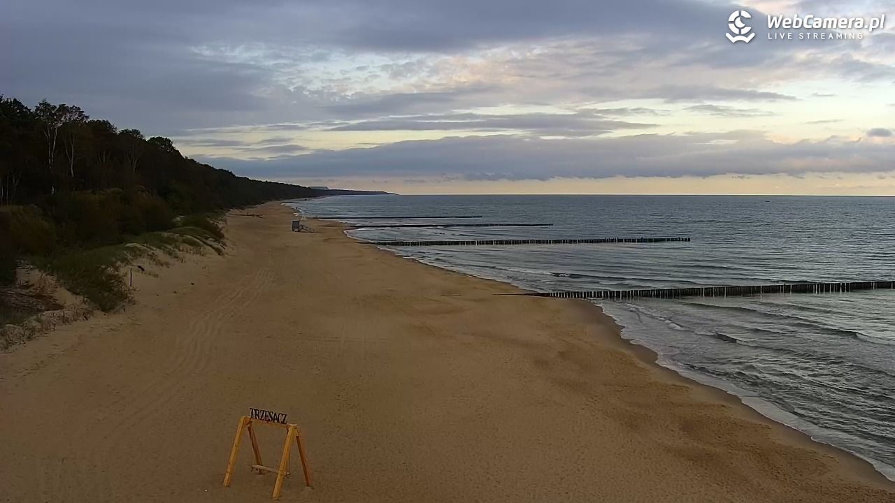 TRZĘSACZ - widok na plażę - 18 wresień 2026, 08:01