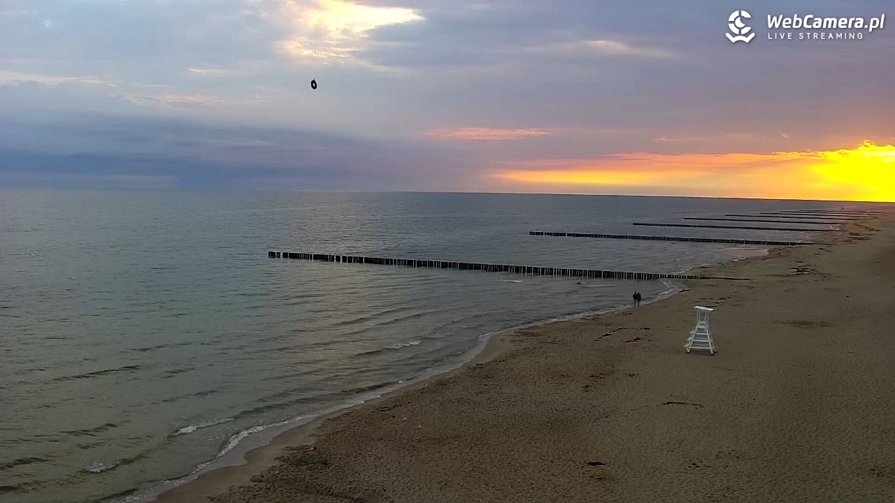 TRZĘSACZ - widok na plażę - 06 sierpień 2026, 05:57