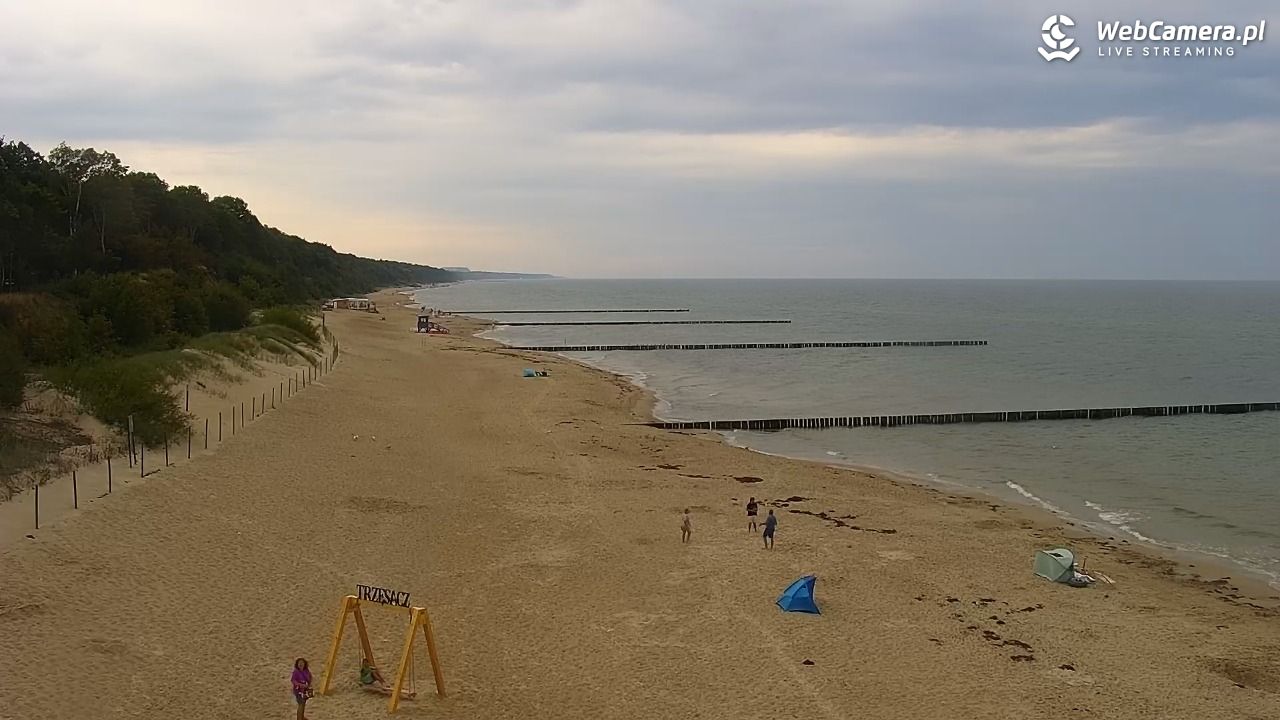 TRZĘSACZ - widok na plażę - 04 sierpień 2026, 13:42