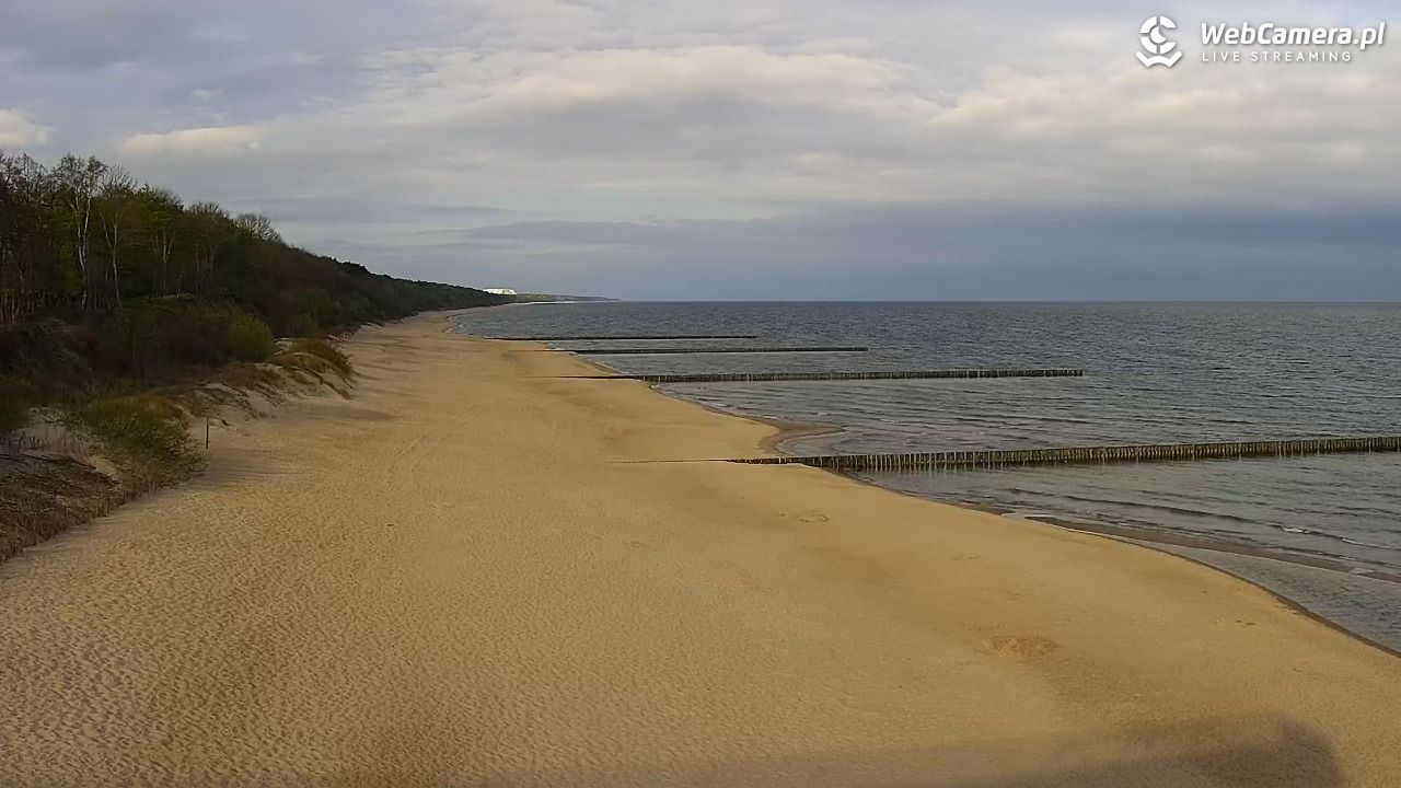 TRZĘSACZ - widok na plażę - 04 maj 2026, 07:49