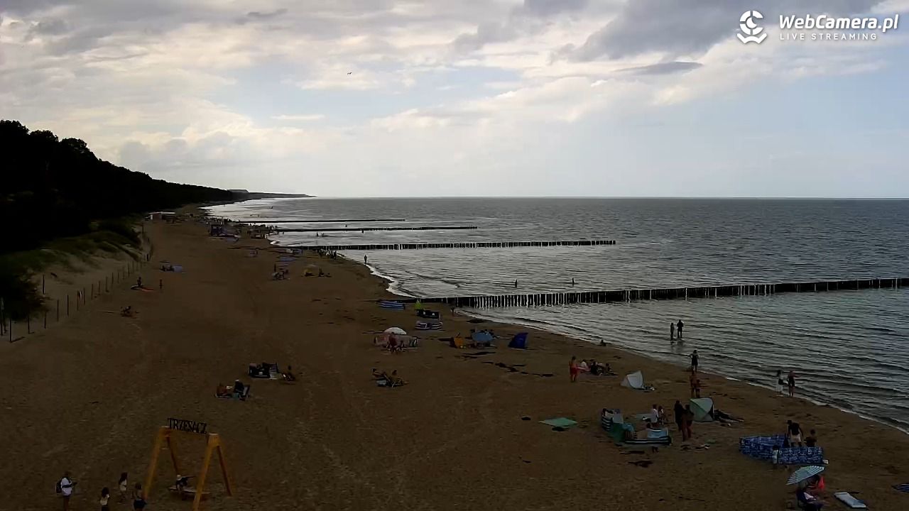 TRZĘSACZ - widok na plażę - 06 sierpień 2026, 13:50