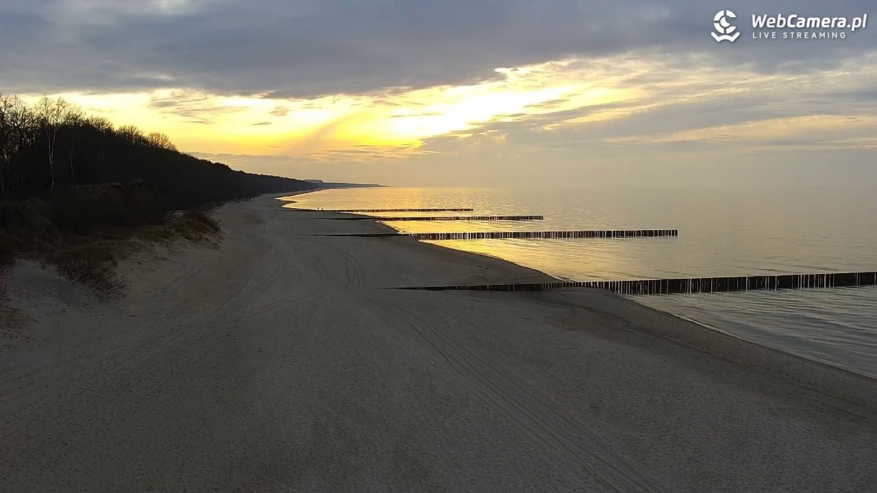 TRZĘSACZ - widok na plażę - 19 marzec 2026, 17:03