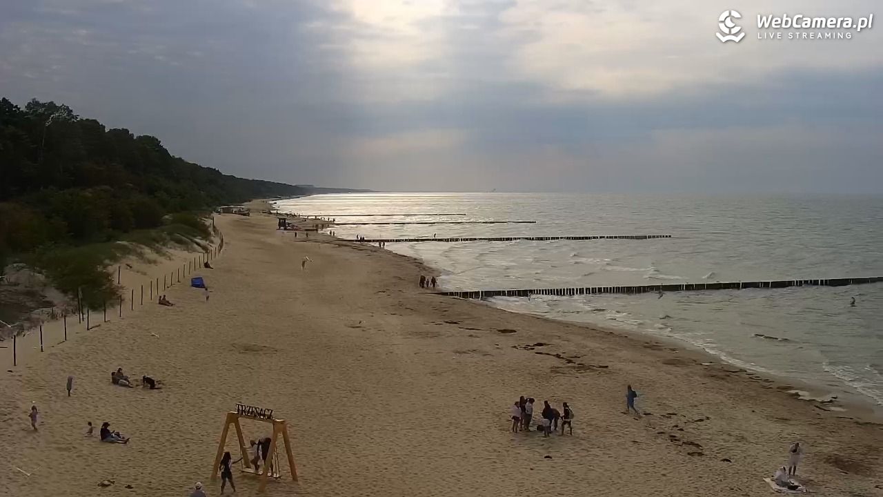 TRZĘSACZ - widok na plażę - 04 sierpień 2026, 16:36
