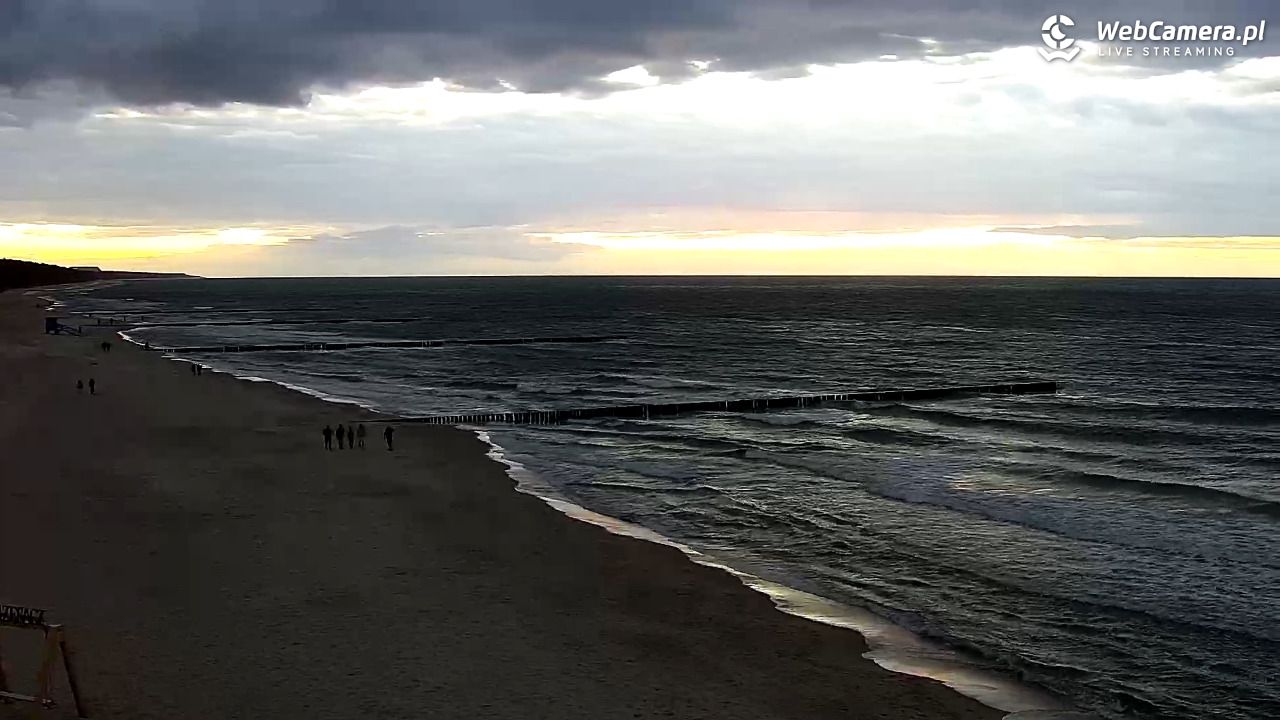 TRZĘSACZ - widok na plażę - 18 wresień 2026, 19:15