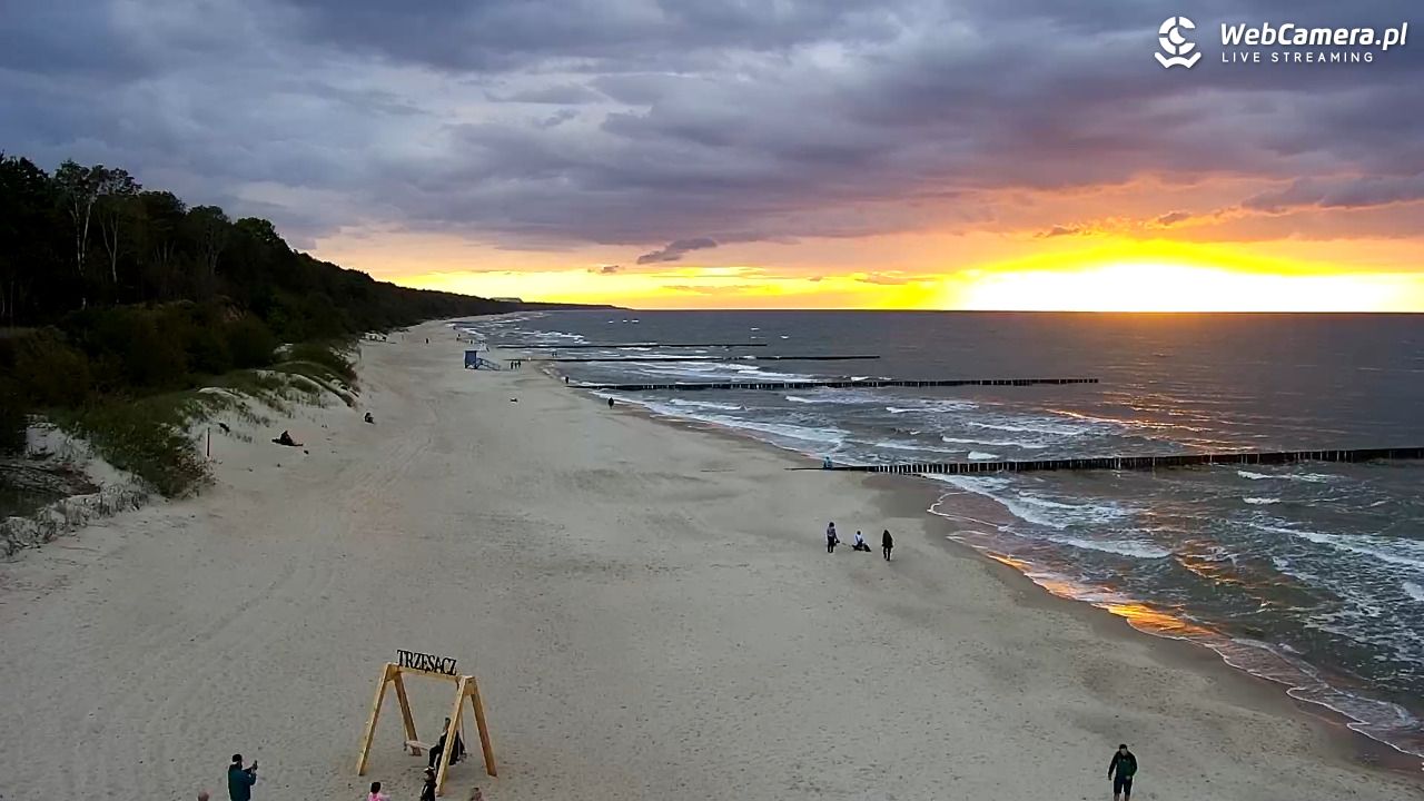 TRZĘSACZ - widok na plażę - 18 wresień 2026, 18:52