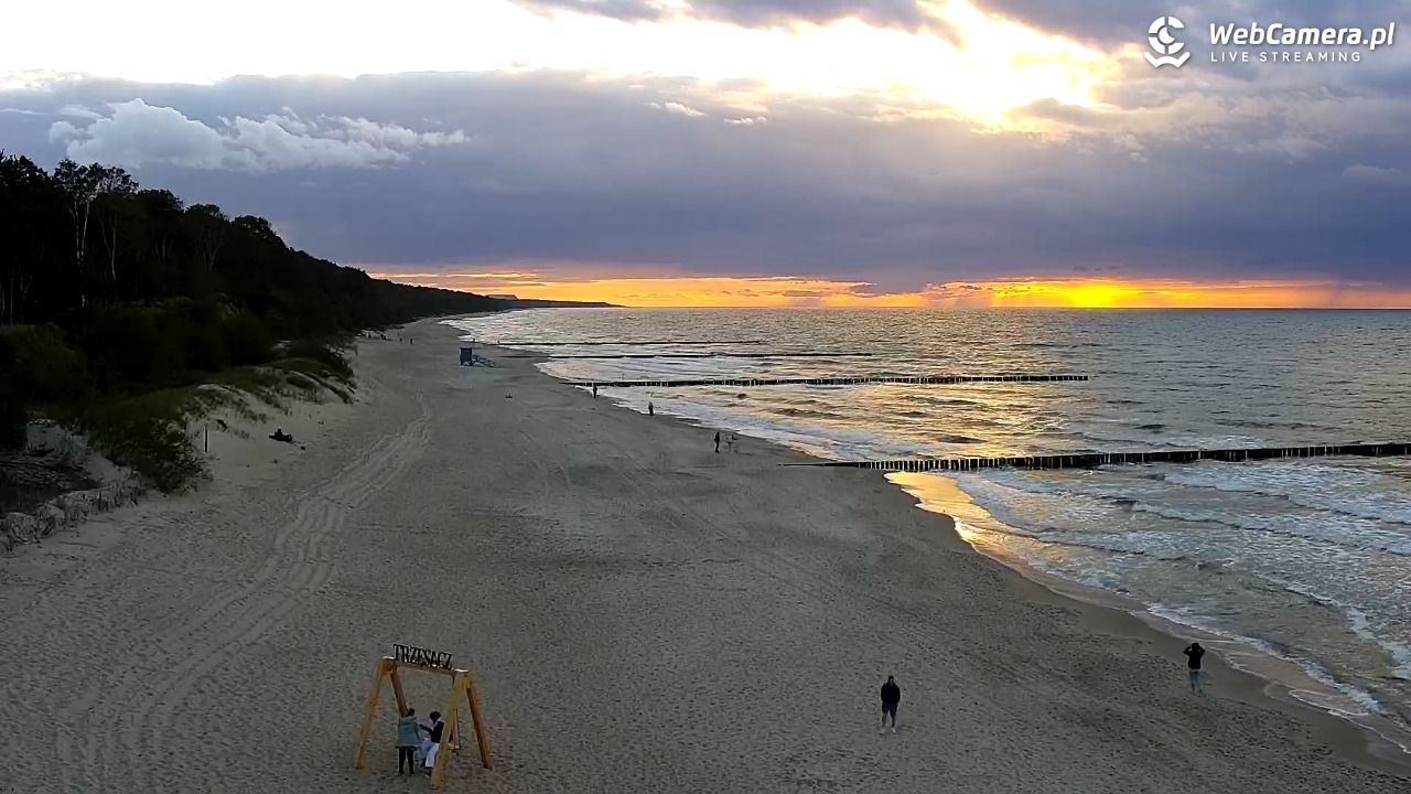 TRZĘSACZ - widok na plażę - 18 wresień 2026, 18:30