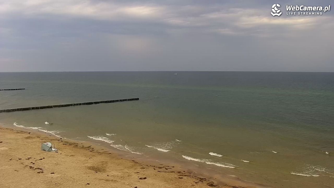 TRZĘSACZ - widok na plażę - 04 sierpień 2026, 13:58