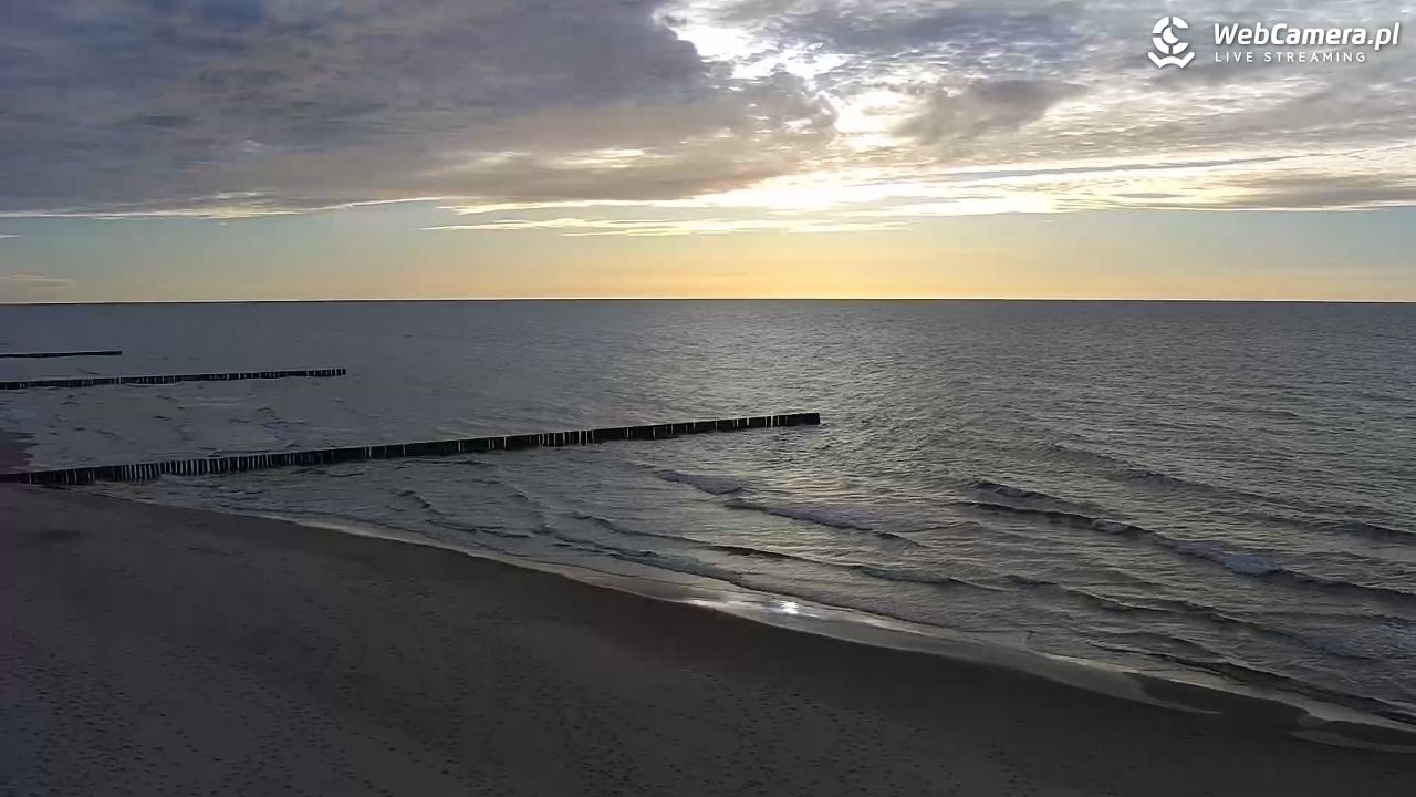 TRZĘSACZ - widok na plażę - 07 maj 2026, 19:31