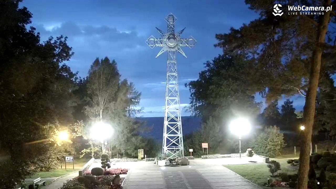 Pustkowo - widok na Krzyż Nadziei - 14 wresień 2025, 20:02