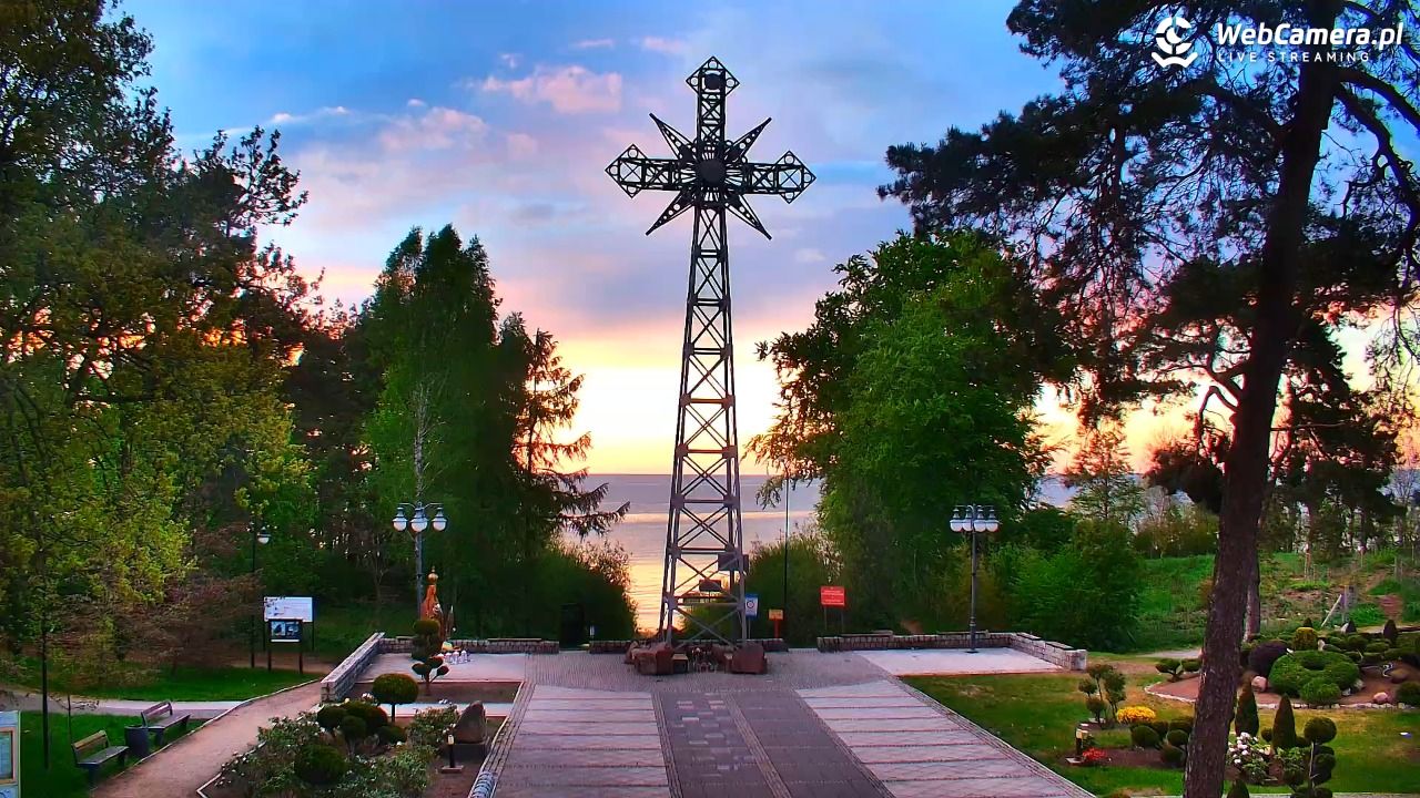 Pustkowo - widok na Krzyż Nadziei - 14 maj 2026, 20:52