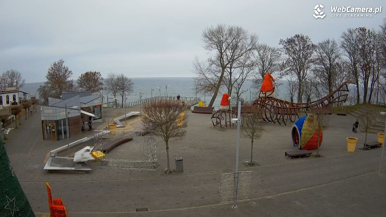 REWAL - widok na deptak - 20 grudzień 2025, 13:28